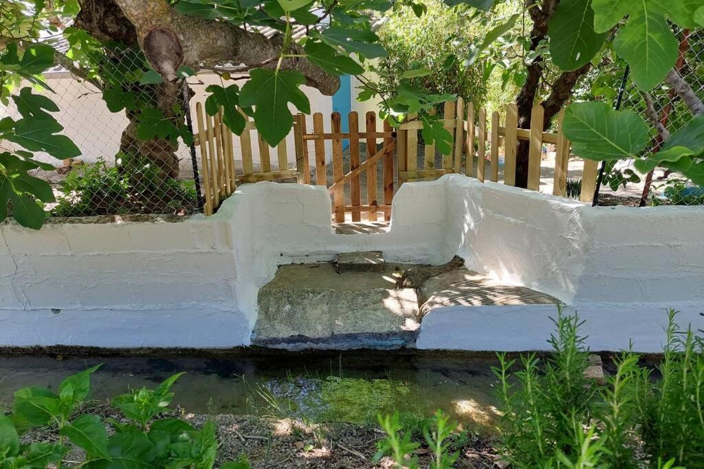 La Huerta Del Castillo Con Su Caz De Agua - Enjoy Life & Relax Castillo de Locubín 외부 사진